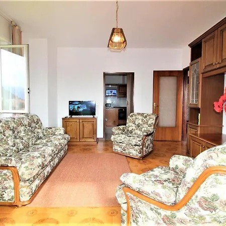 Uncle Enrys House - Family House Tatil Evi Armeno