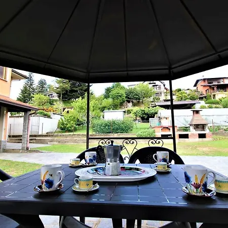 Uncle Enrys House - Family House